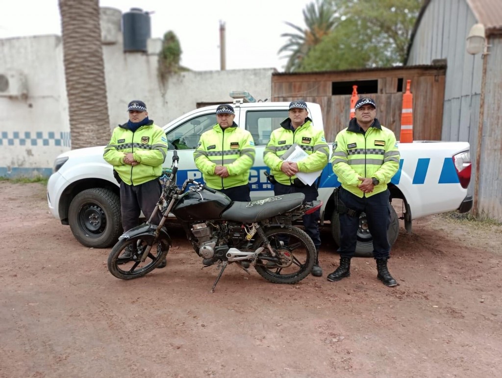 CAMINERA SECUESTRÓ UNA MOTO POR PRESENTAR UNA DE LAS DOCUMENTACIONES FALSAS