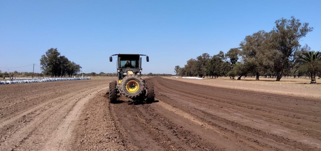 RECTA FINAL DE LA PUESTA A PUNTO DEL CIRCUITO FROILAN GONZALES PARA EL GRAN PREMIO LUIS LANDRISCINA