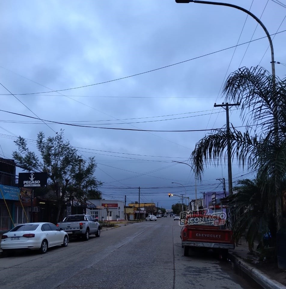 TRONO MUCHO LLOVIÓ NADA EN LA MADRUGADA Y ASÍ CONTINUA EL TIEMPO PARA ESTE JUEVES 