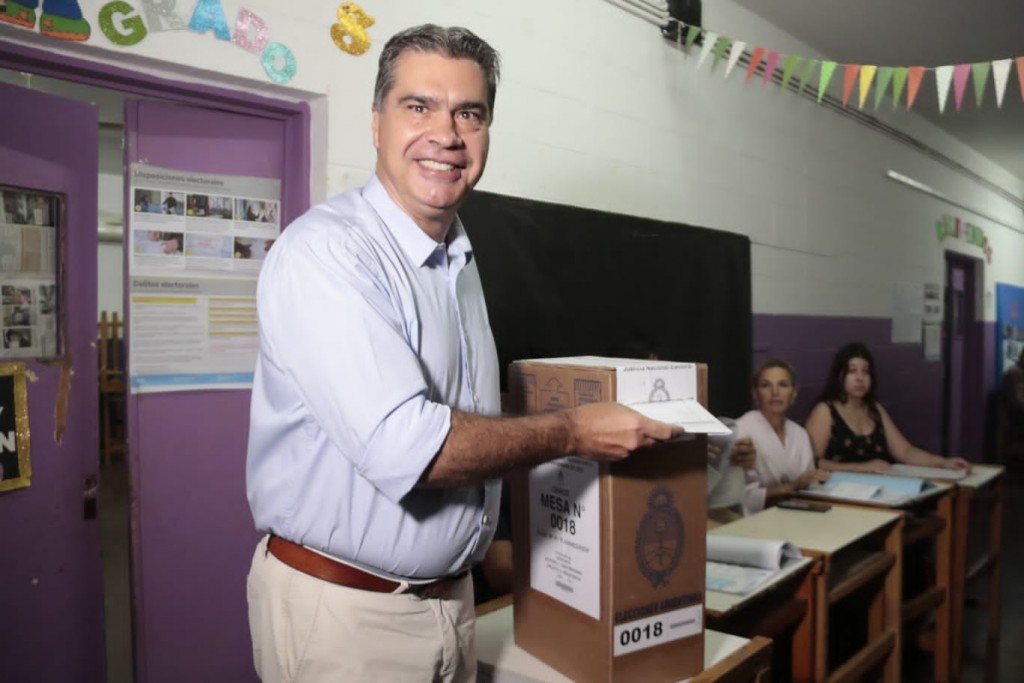 VOTÓ CAPITANICH: “SI HAY ALGO DE LO QUE PODEMOS JACTARNOS LOS ARGENTINOS ES DE LAS GARANTÍAS DEMOCRÁTICAS ELECTORALES”