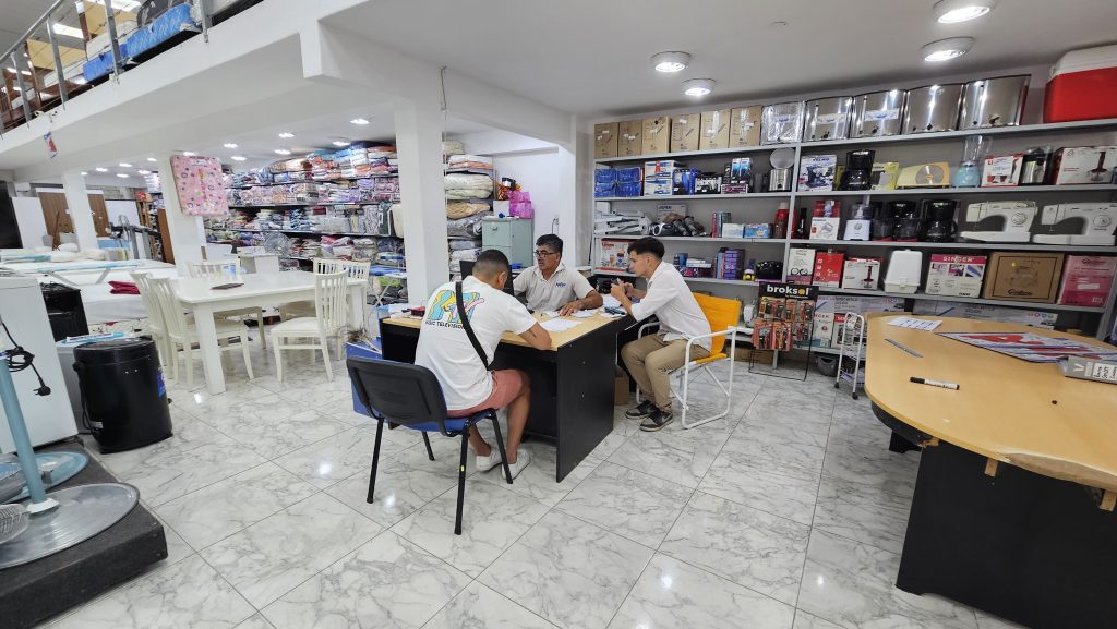 ESTE SÁBADO TODAVÍA PODÉS ACERCARTE AL OUTLET DE MUÑOZ EN CALLE PRESIDENTE PERÓN AL 128