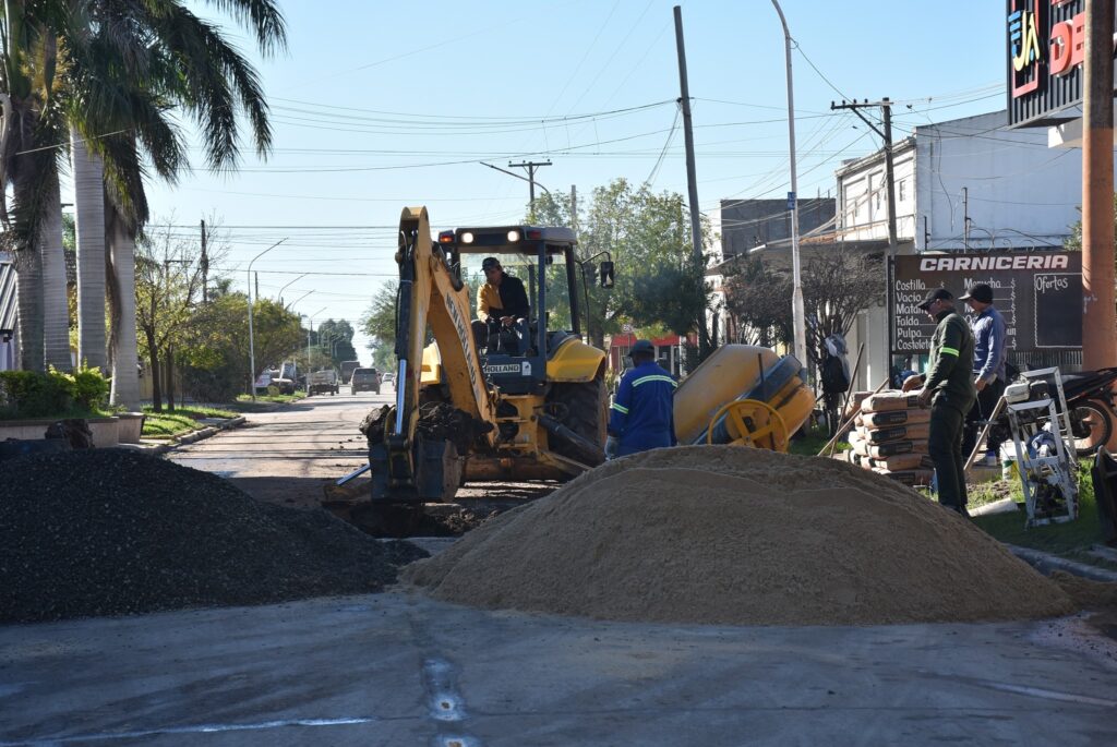 EL MUNICIPIO INICIO LAS OBRAS DE BACHEOS EN CALLE MONTEAGUDO