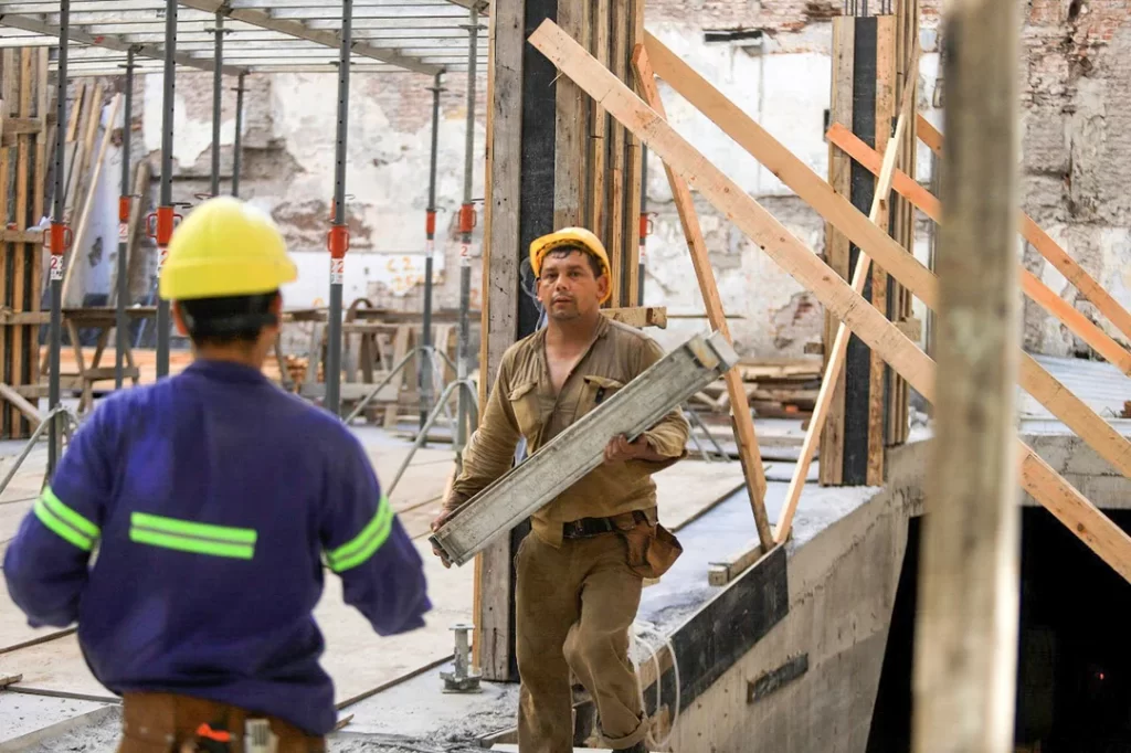 Fuerte suba de insumos para la construcción en abril