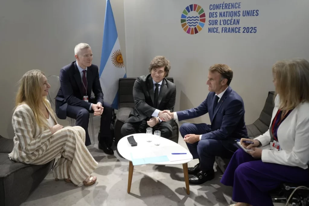 Milei participó de una conferencia de la ONU y mantuvo una reunión bilateral con Macron
