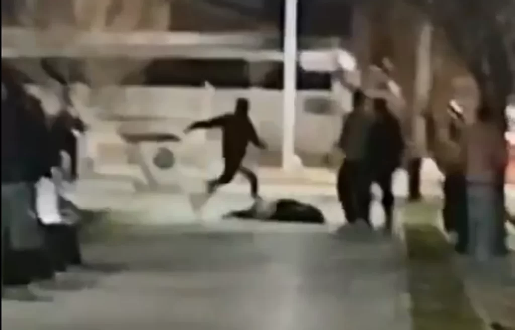 Brutal ataque a un joven en Mendoza: un policía le pateó la cabeza