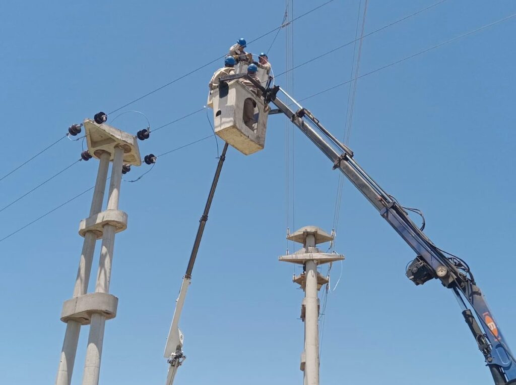 AVANZA EL TRAMO FINAL DE LA NUEVA LÍNEA ELÉCTRICA ENTRE VILLA ÁNGELA Y DU GRATY