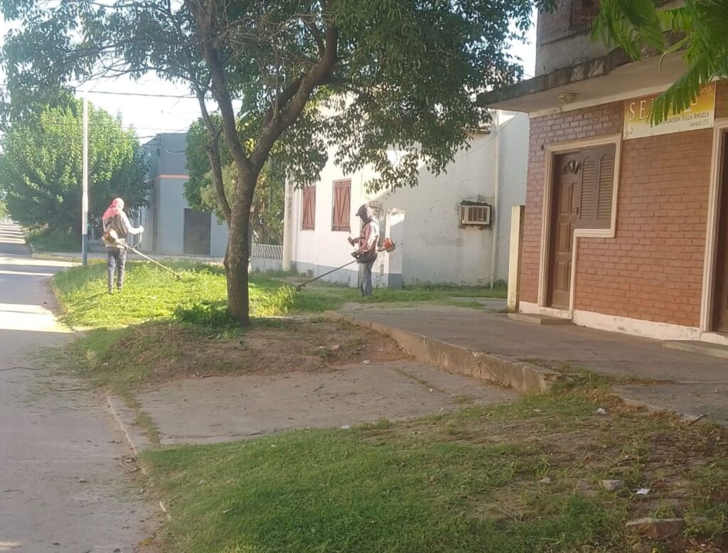 LA SECRETARÍA DE SERVICIOS PÚBLICOS REALIZA EL CORTE DE PASTO EN ESPACIOS RECREATIVOS Y EN INSTITUCIONES DE LA LOCALIDAD